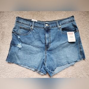 BNWT Levi's Signature shorts, size 12